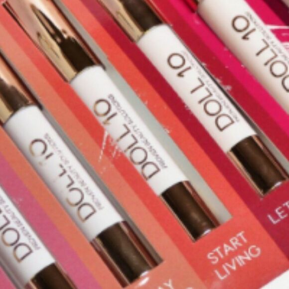 New Two (2) DOLL 10 Lip Crayon "Start Living" Full Size. Makeup Lipstick Beauty - Picture 12 of 12